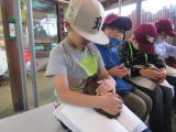 写真：1年校外学習大森山動物園の様子2