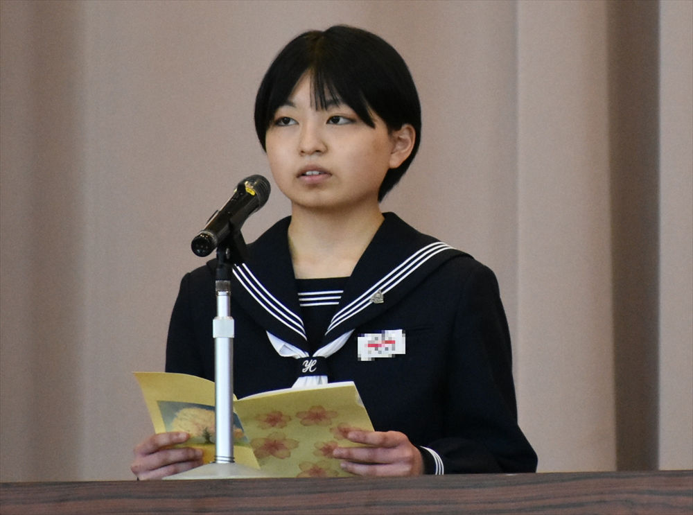 写真：3年代表生徒の発表