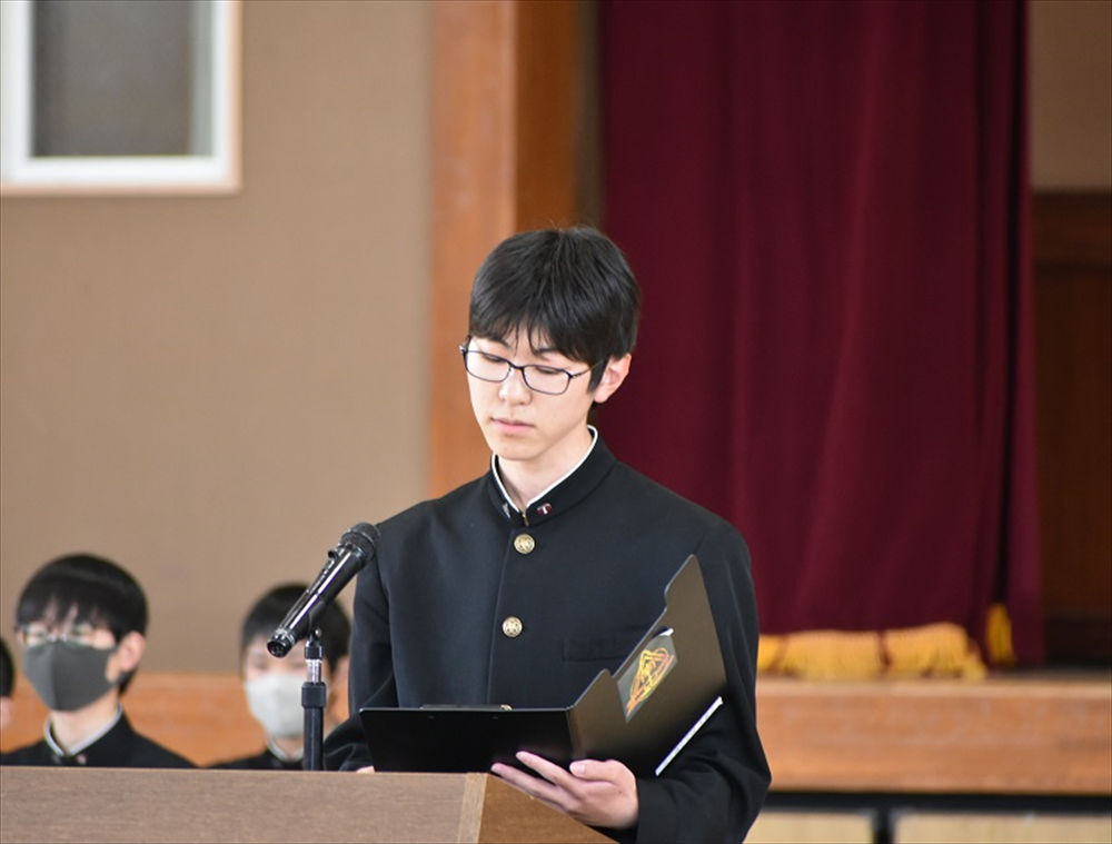 写真:生徒会長のあいさつ