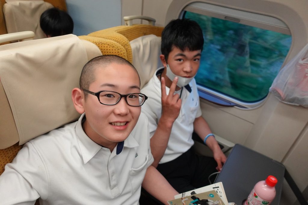 写真:帰りの新幹線内
