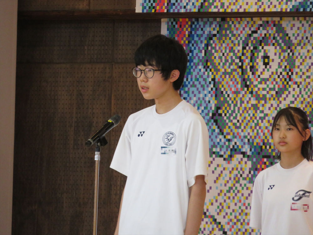 写真:抱負を話す生徒(フェンシング)	