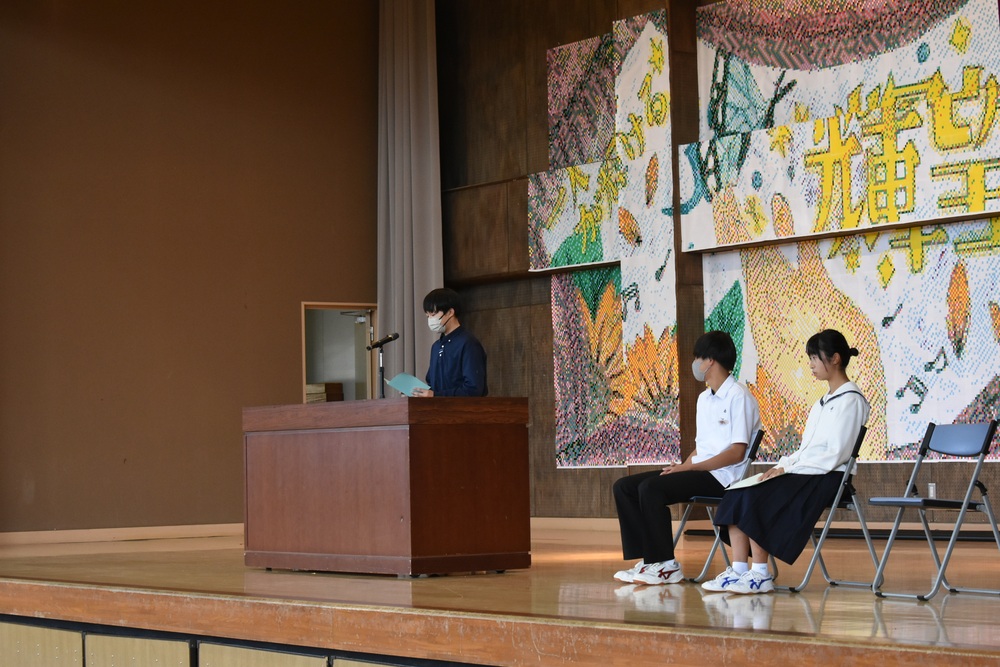 写真:１年代表生徒の発表
